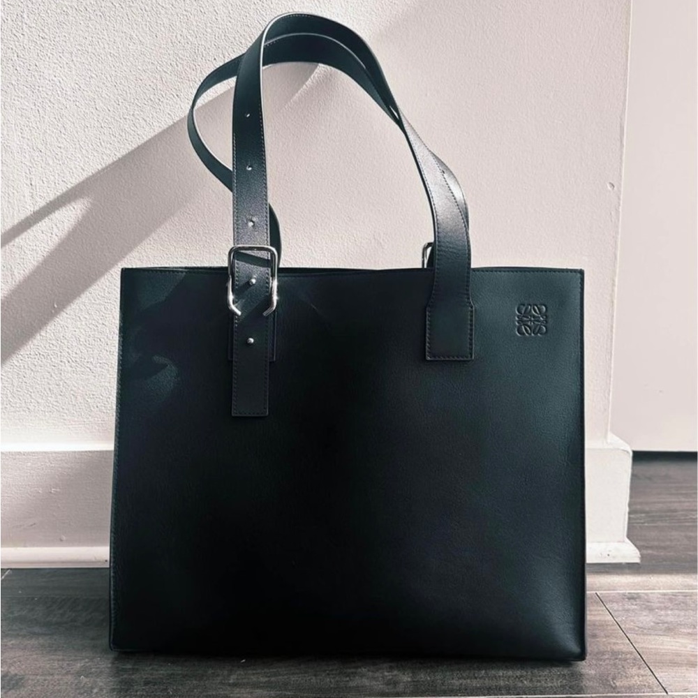 Loewe Horizontal Buckle Tote Bag in Black Calfskin Leather. Magnetic Closure.